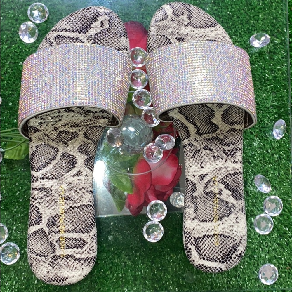 Snake diamond slides size 7